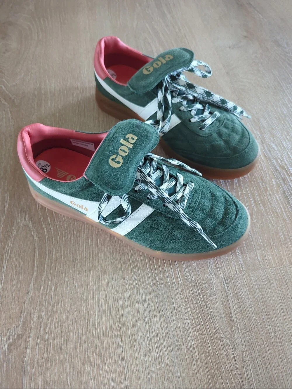 Gola Women's Stadia 86 Evergreen Suede retro Sneakes Coral Accents Shoes 8.5 New